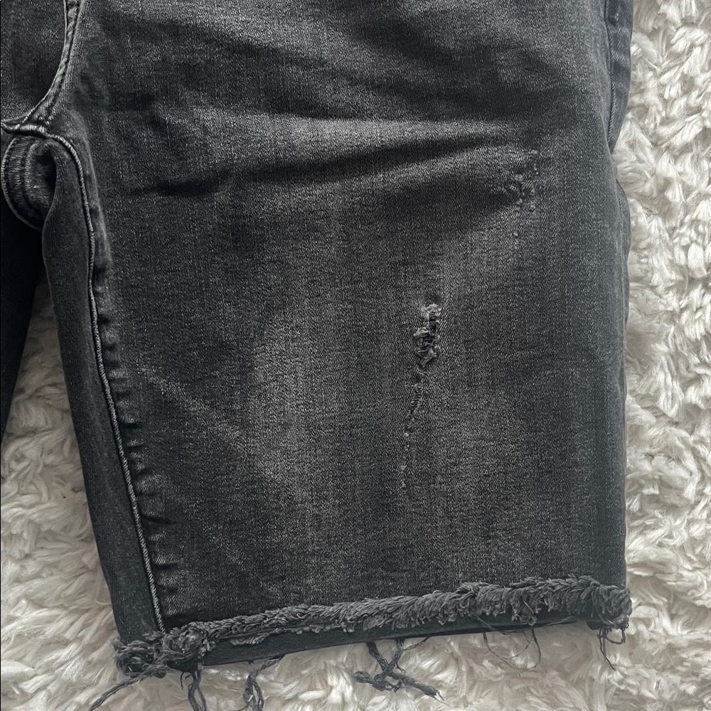 ⭐️🏳️‍🌈 Black Express Distressed Denim Shorts - Picture 4 of 8